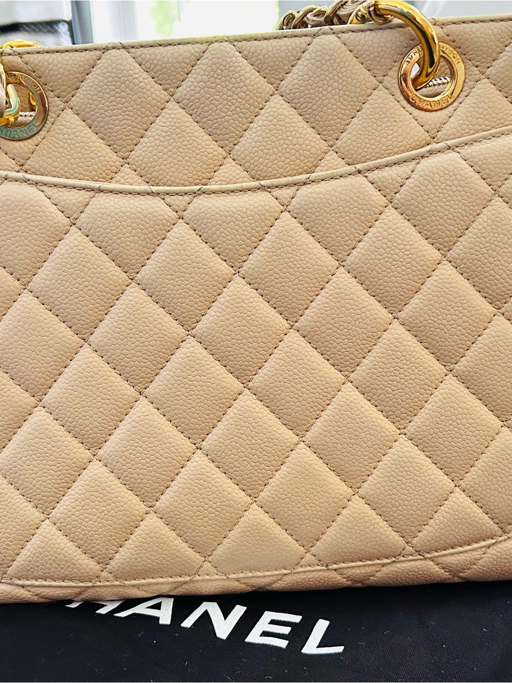 CHANEL Beige Quilted Caviar GST - Picture 4 of 17